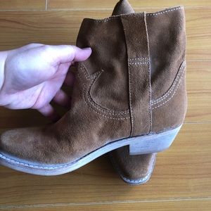Sam Edelman tan suede slouchy booties. Size 8